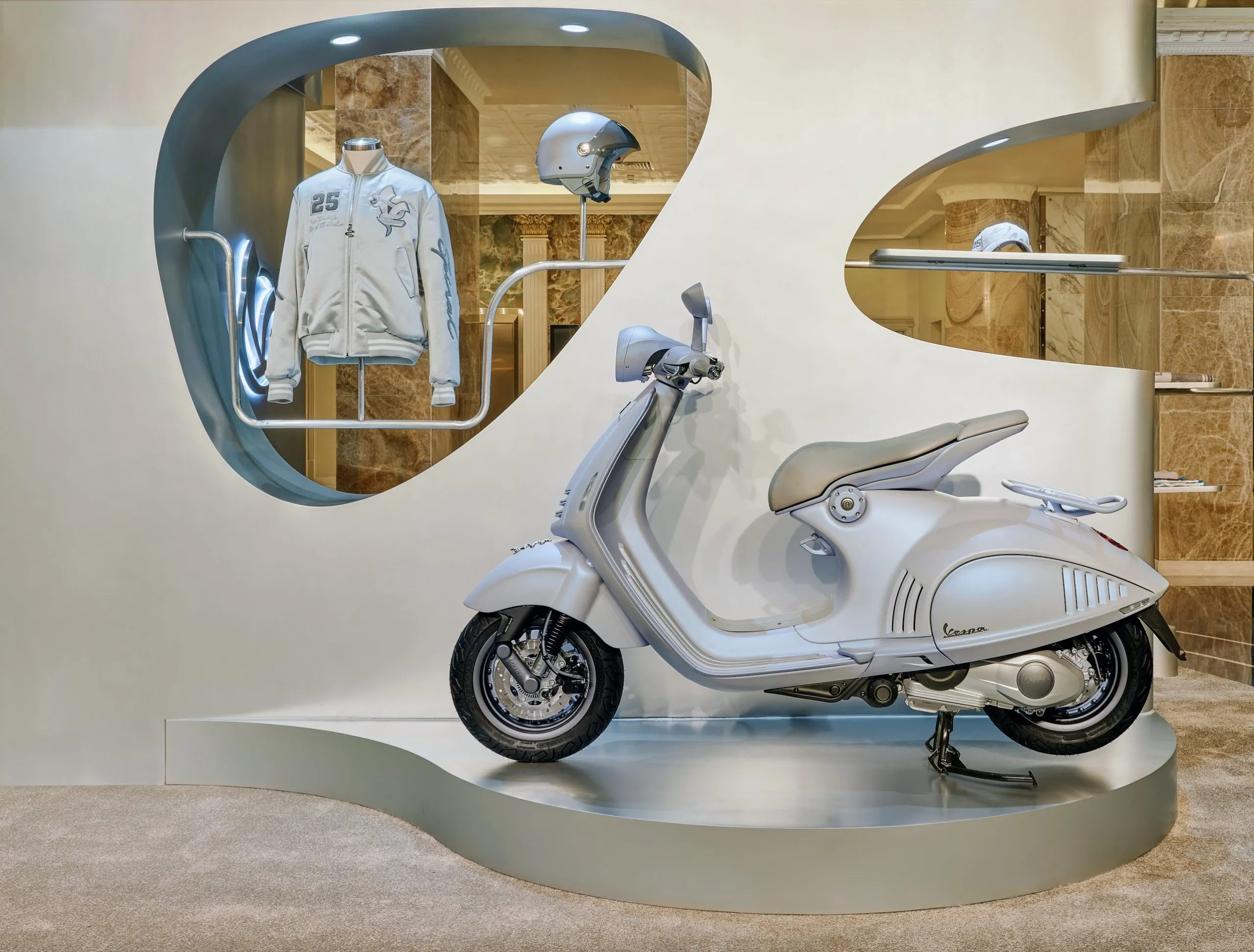 thương hiệu Vespa 946 Snake 