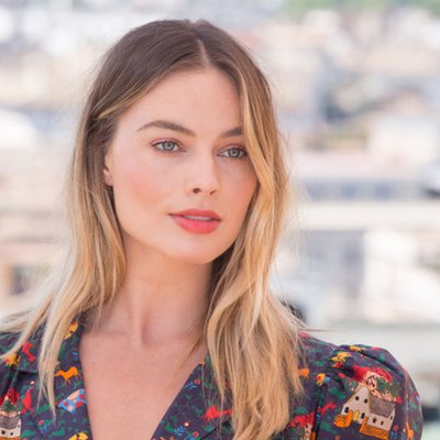 Margot Robbie cách chăm da kỳ lạ