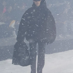 Balenciaga RTW Thu Đông 2022 look 43