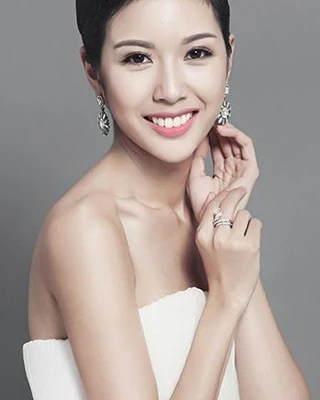 Pham Hong Thuy Van dang quang a hau hoa hau quoc te 2015 cover
