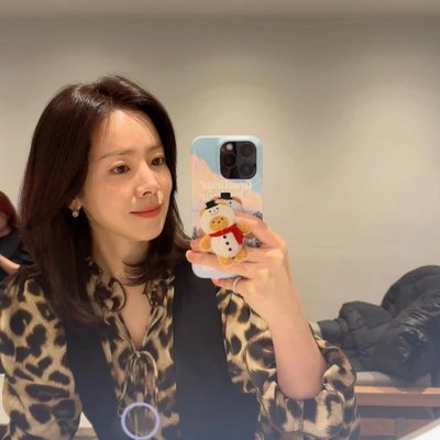 diễn viên Hàn selfie với gương