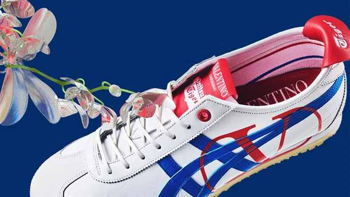 Giày thể thao Onitsuka Tiger kết hợp với Valentino