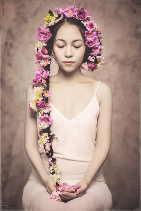 Nữ diễn viên Hà Phương Thu xinh đẹp với mái tóc dài ấn tượng