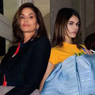 thời trang mẹ con Cindy và Kaia Gerber