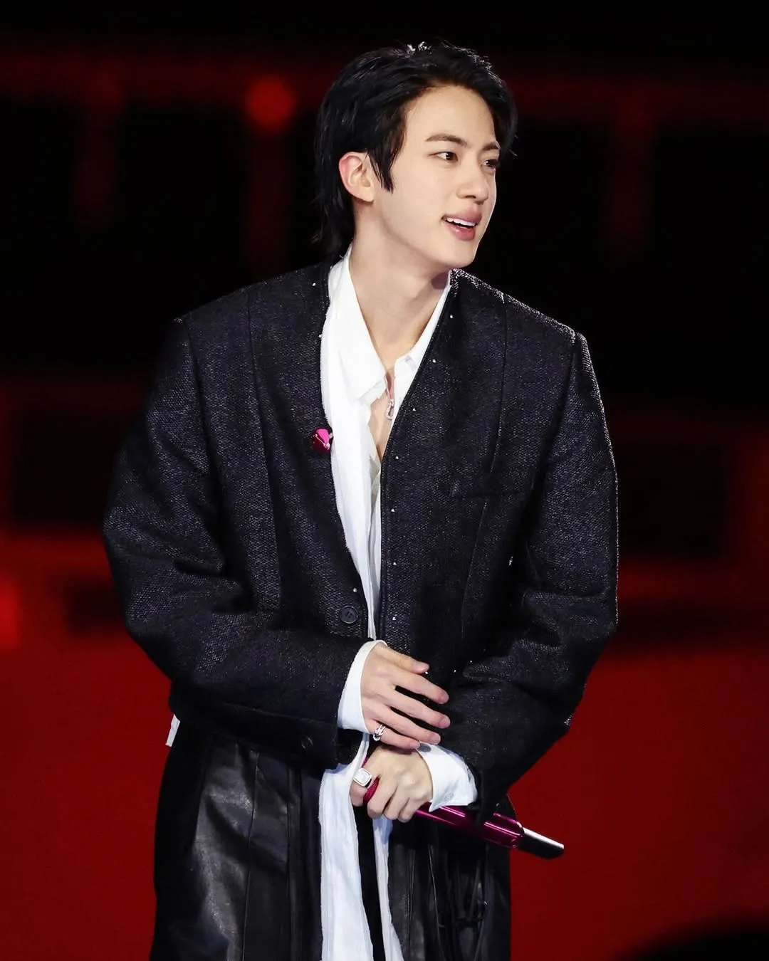 Jin trên sân khấu Arirang Live