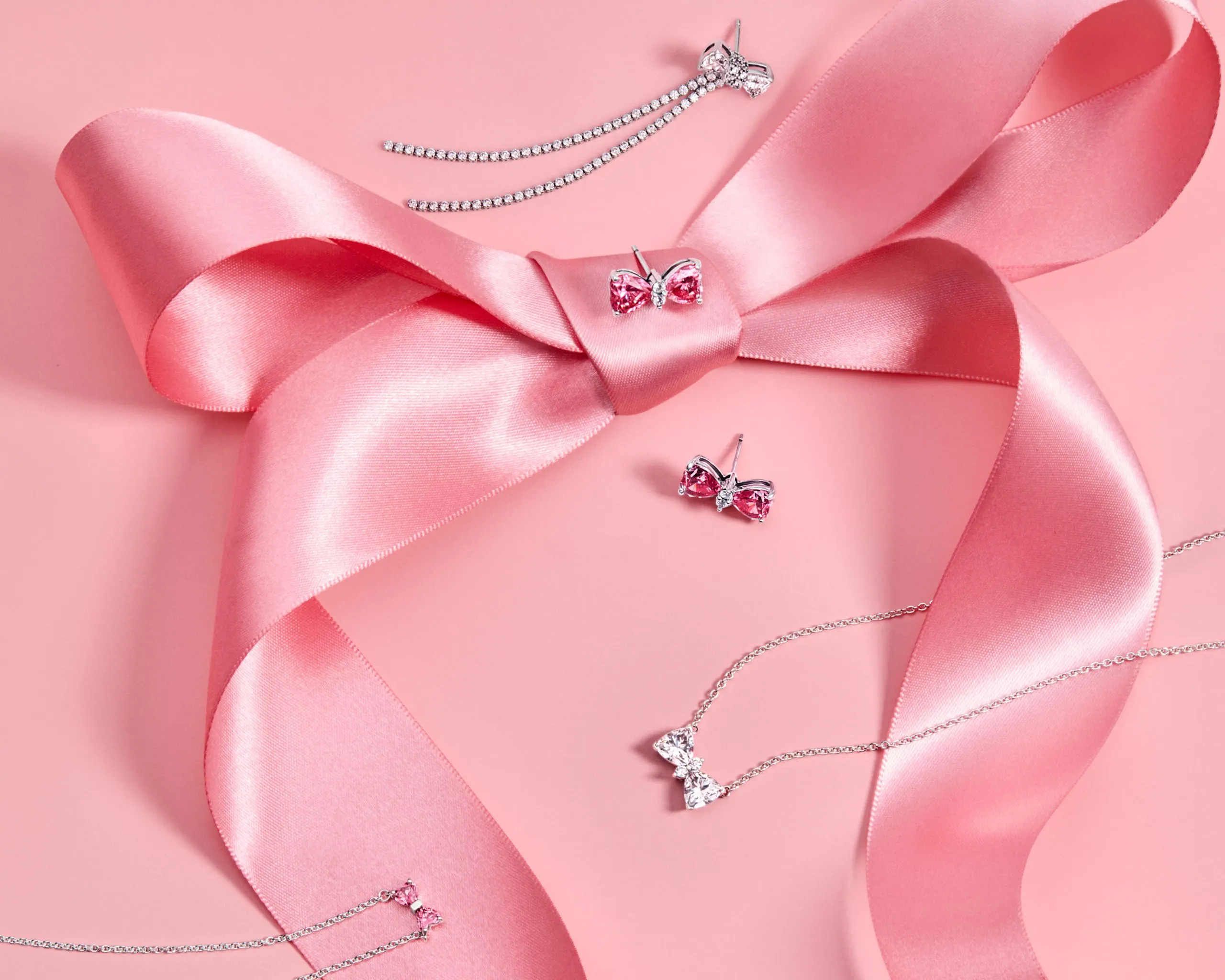 bản phối dây chuyền nơ trang sức pandora