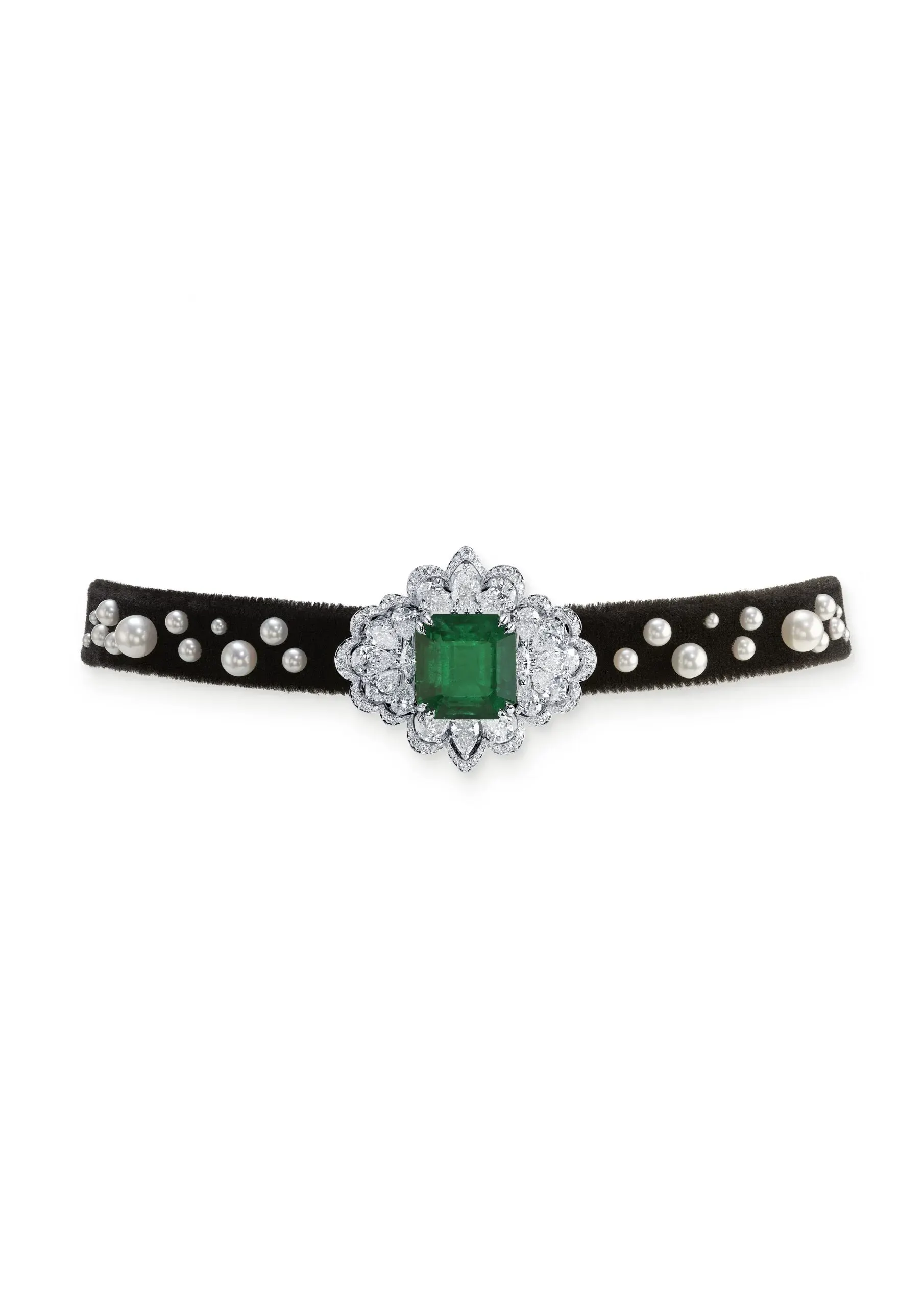 Choker từ BST Insofu Chopard