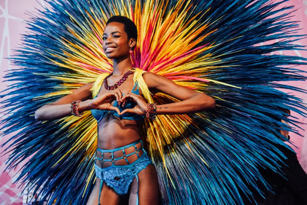 Hình ảnh Victoria’s Secret Show đốt cháy mạng xã hội tuần qua ELLE VN
