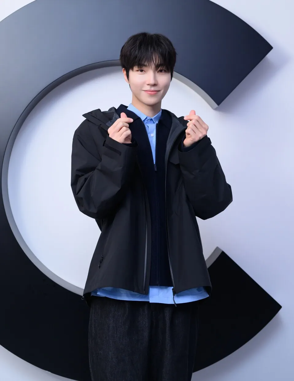 Hwang In Yeop diện BST UNIQLO : C