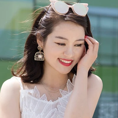 Bio-oil-Cô gái đeo kính.