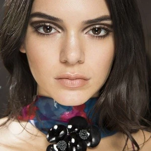 Những màu son nude thời thượng tại NYFW 2016 ELLEVN