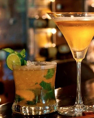 cocktail tai khach san ha noi.jpg