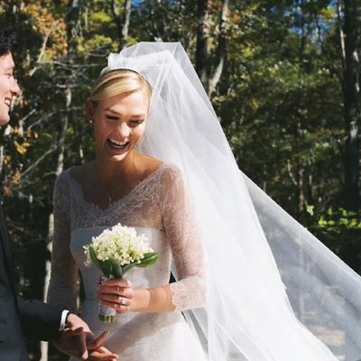 Váy cưới của siêu mẫu Karlie Kloss gợi nhớ tới váy cưới của Công nương KateVáy cưới của siêu mẫu Karlie Kloss gợi nhớ tới váy cưới của Công nương Kate