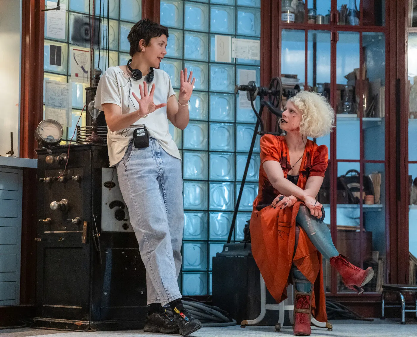 Phim điện ảnh The Bride! mang đến không khí và thời trang thập niên 1930.