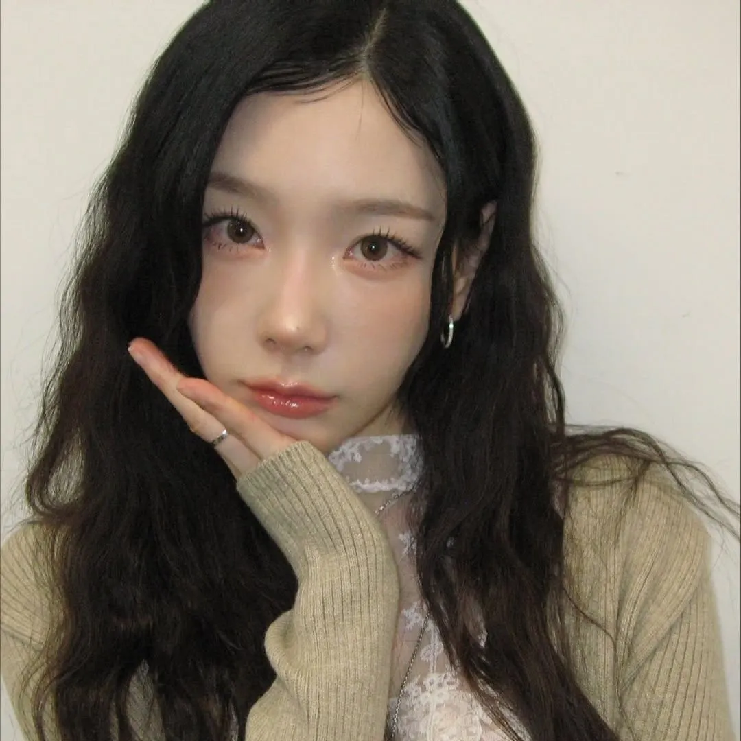 Taeyeon với cách makeup bền màu cả ngày