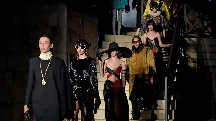 Show diễn Gucci Cosmogonies