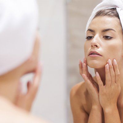 cách dùng nước hoa hồng đánh thức vẻ đẹp 1