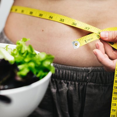 ăn salda giúp giảm cân an toàn. Ảnh: Pexels