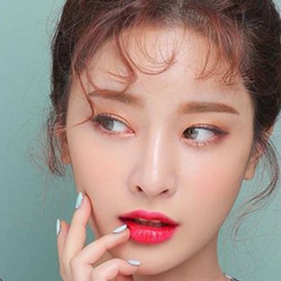 Bí quyết trang điểm giúp gò má đầy đặn
