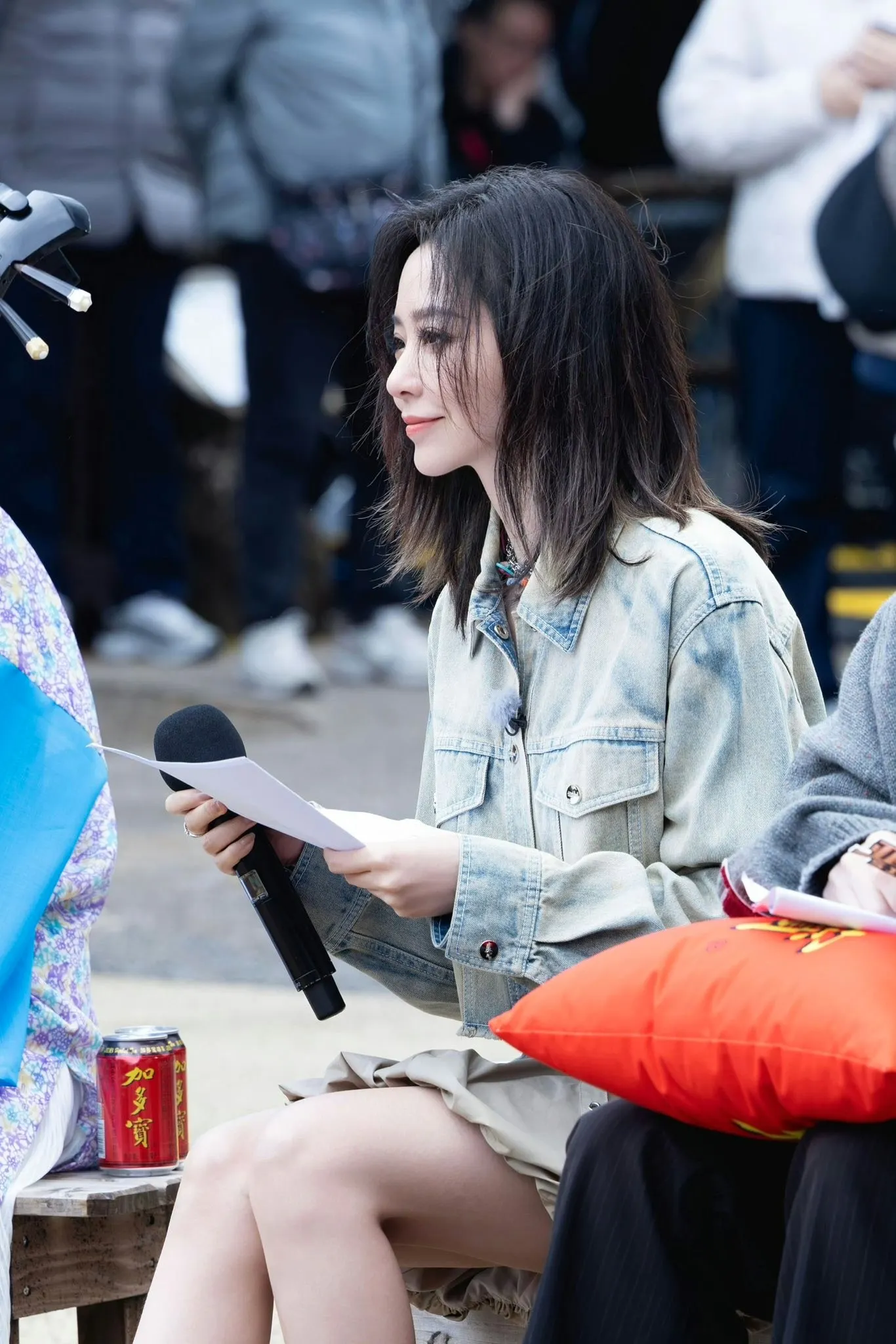trương lương dĩnh diện denim tại sing!asia 2025