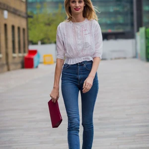 thời trang tuổi 30 với quần jeans