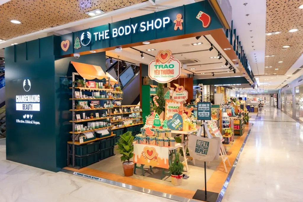Cửa hàng Flagship The Body Shop Vincom Đồng Khởi trang trí ngày cuối năm