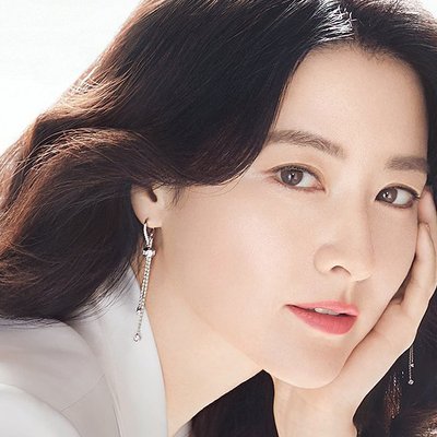 Nhan sắc Lee Young Ae