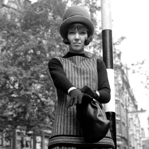 áo sweater chiết eo mary quant