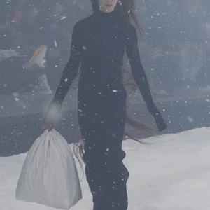 Balenciaga RTW Thu Đông 2022 look 9