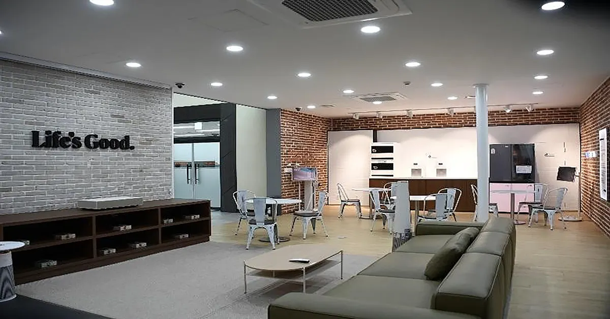 Không gian Another Campus được trang bị các thiết bị điện tử hiện đại từ LG.