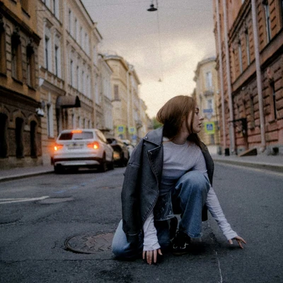 cô gái ngồi giữa đường tử vi ngày 5/11/2025