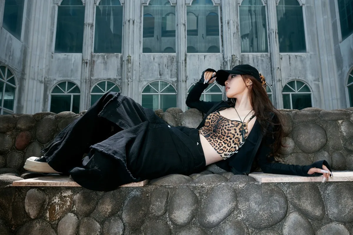 áo croptop thời trang aespa dirty work