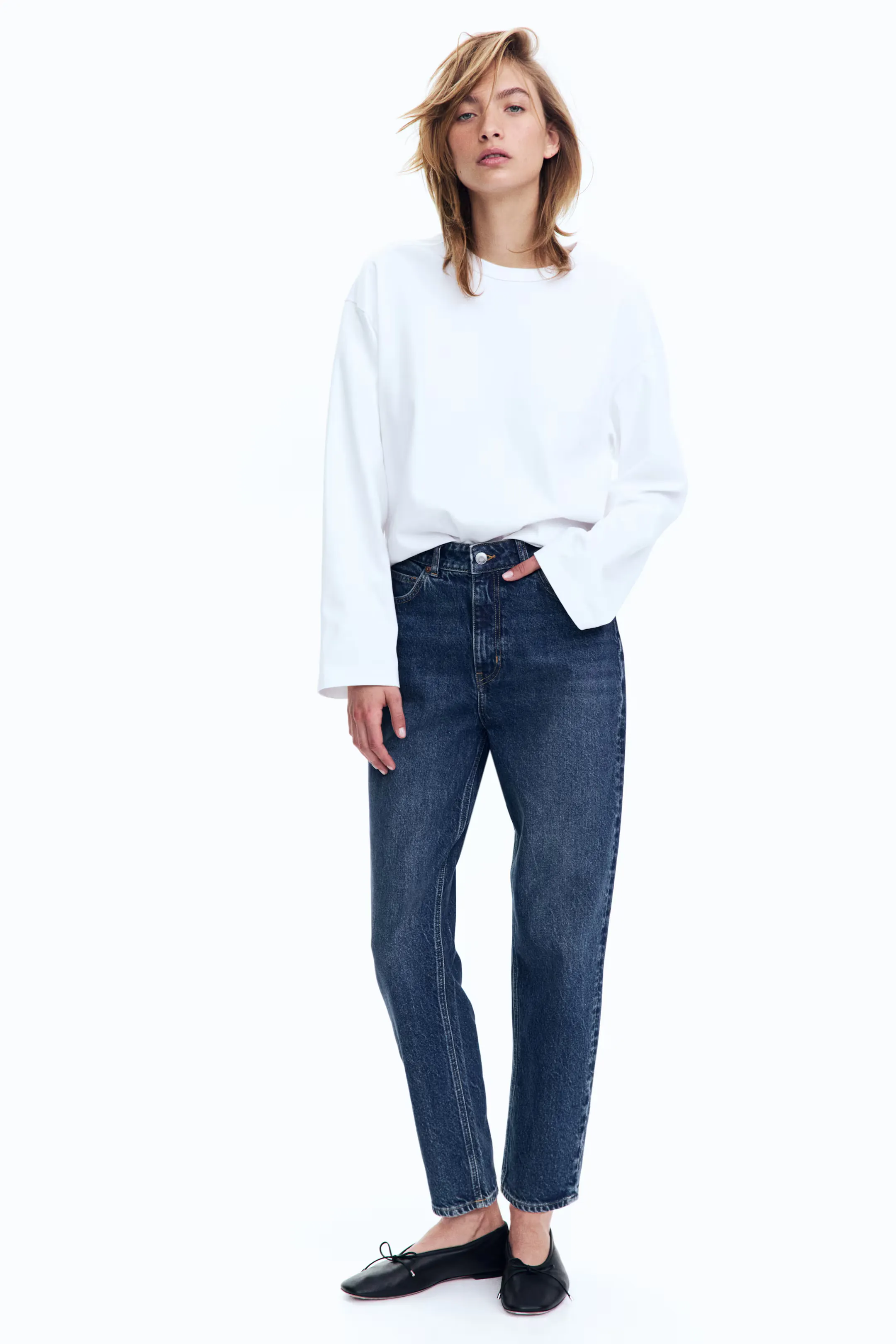 quần Mom jeans x giày búp bê