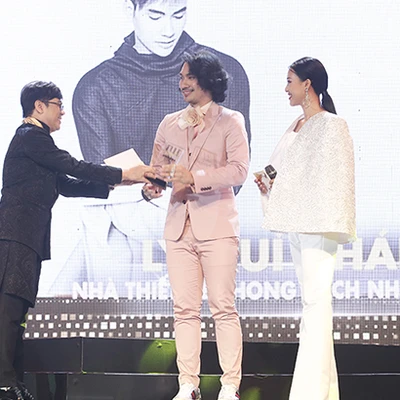 Lý Quí Khánh - Nhà thiết kế phong cách nhất tại ELLE Style Awards 2017 ELLE VN