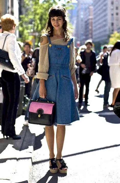 Cách phối đồ với Overall Dress