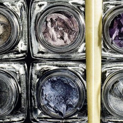 sách dạy làm đẹp - Bobbi Brown Everything Eyes - elle vietnam