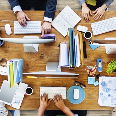 Bàn làm việc bừa bộn là dấu hiệu của những thiên tài