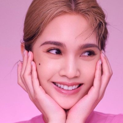 Diễn viên Dương Thừa Lâm cười - nâng cơ.