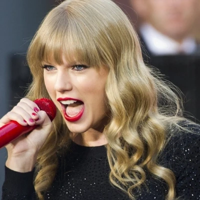 Phong cách trang điểm tạo nên thương hiệu “nữ xà vương” Taylor Swift