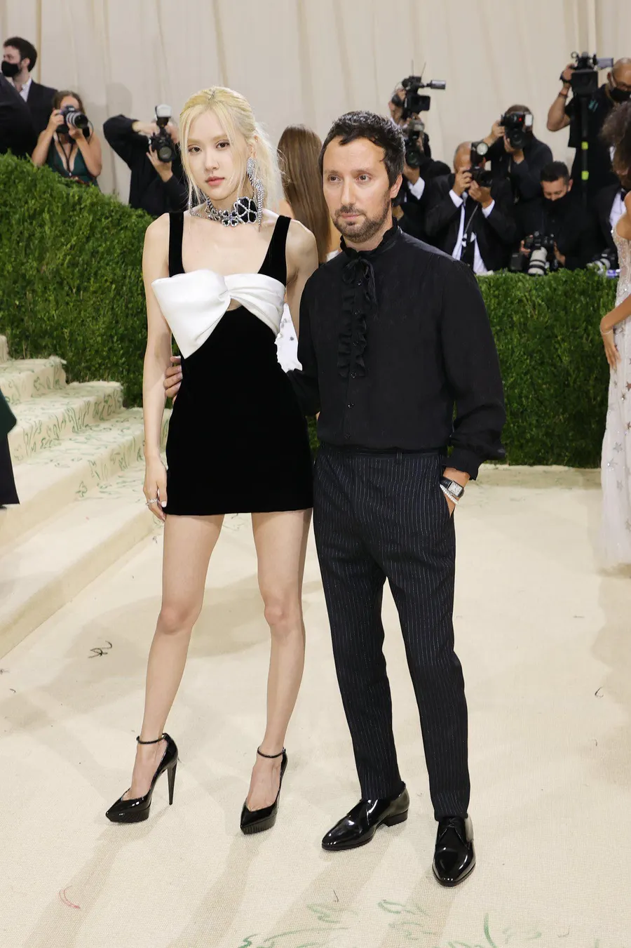 Met gala thảm đỏ rosé