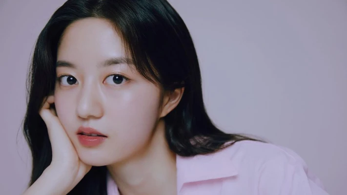 Hyeon Soo với vẻ đẹp nhẹ nhàng.