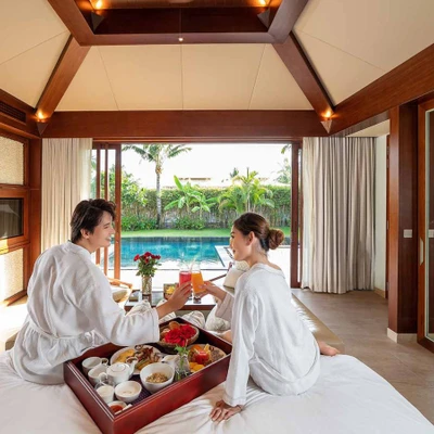 white palace tiệc cưới