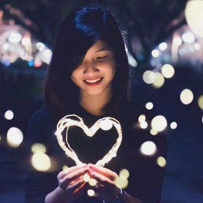 ELLE Việt Nam gợi ý độc giả những món quà tặng 20/10 cho mẹ và bạn gái