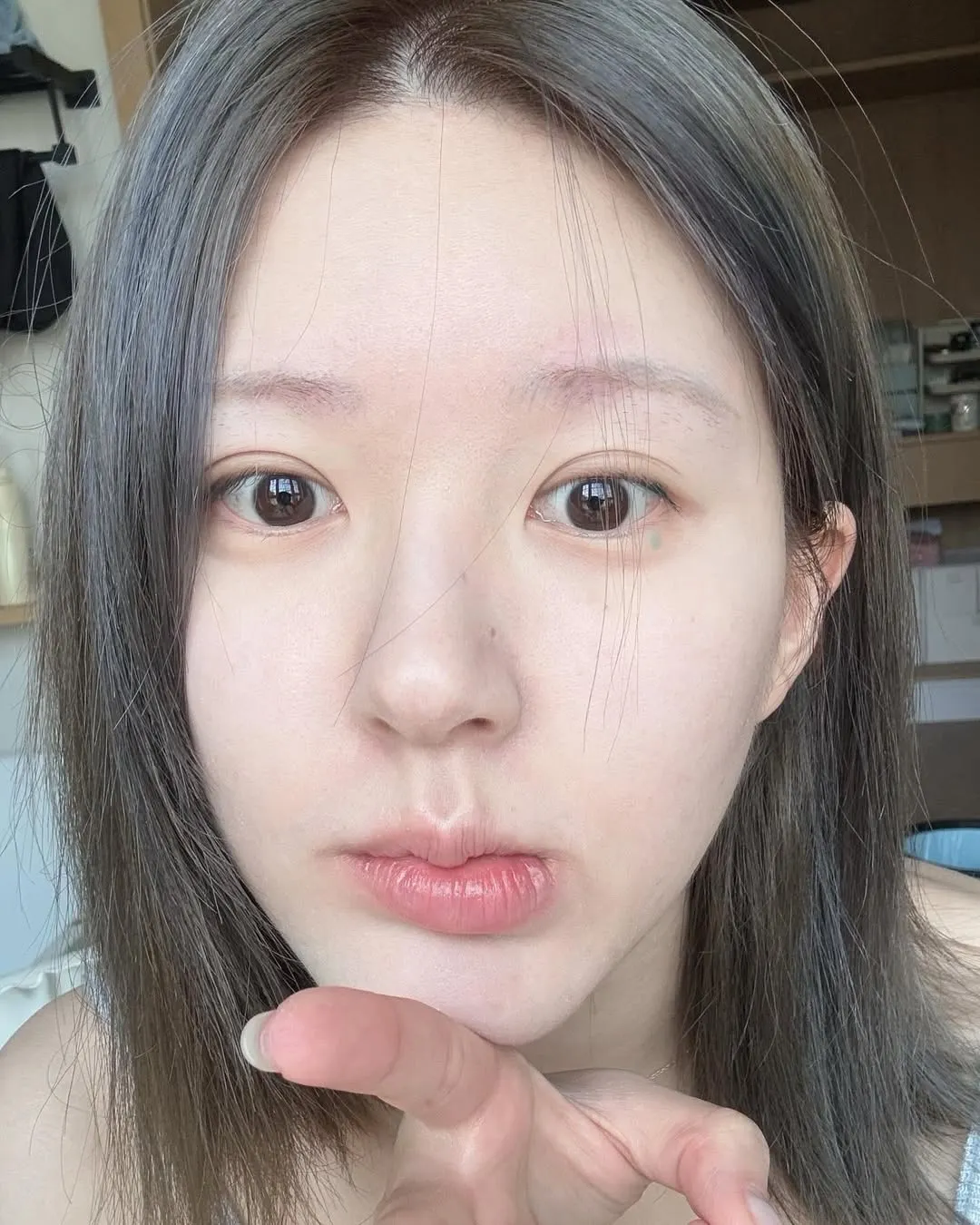 Triệu Lộ Tư cấp ẩm nhiều lớp giúp da căng bóng và mịn màng