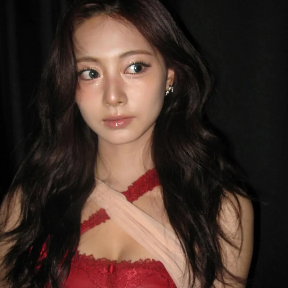 TZUYU (TWICE) rạng rỡ