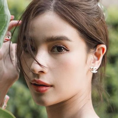 Khám phá 10 mùi nước hoa sáng giá của ELLE Beauty Awards 2021