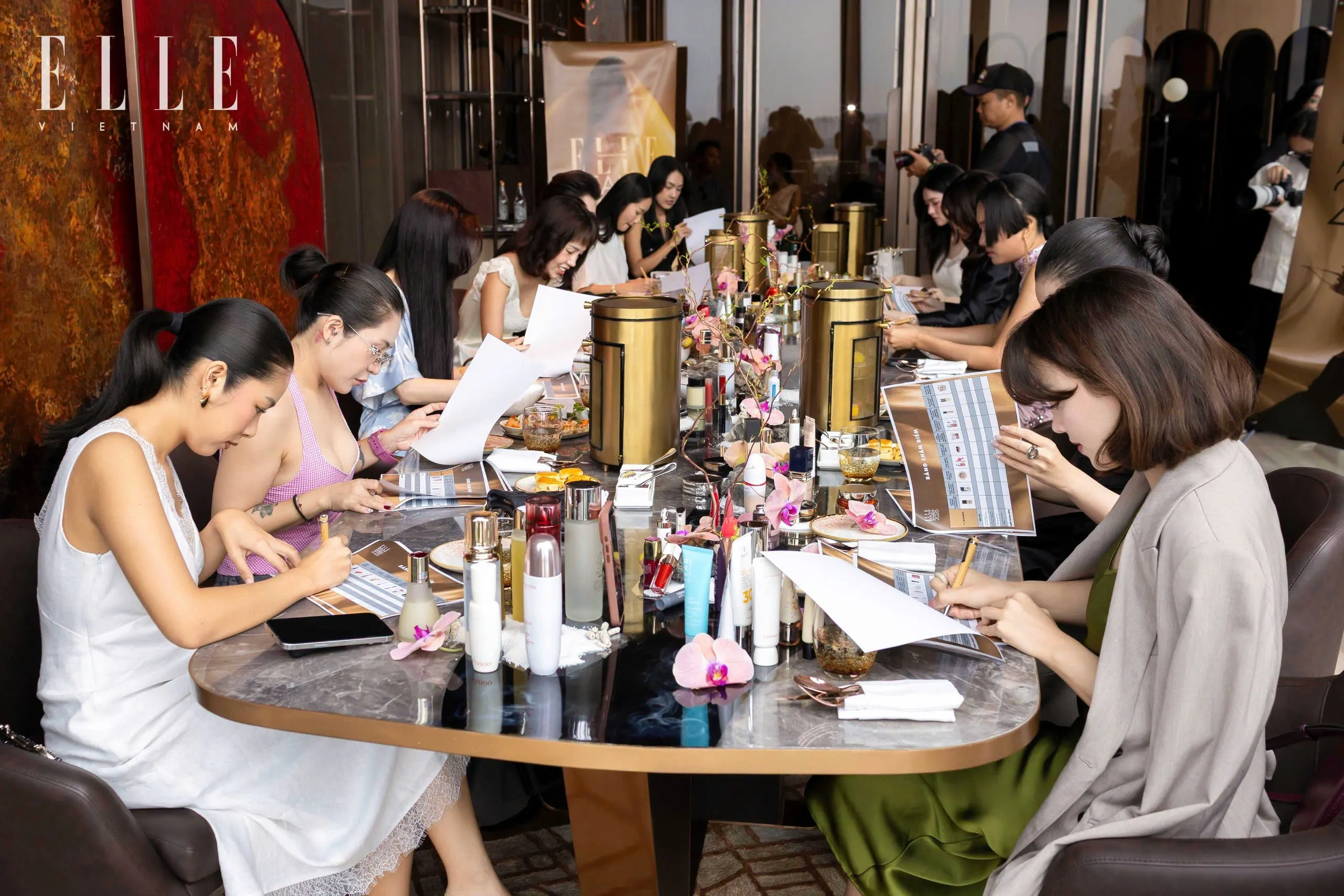 các influencers tại buổi chấm điểm elle beauty awards 2026