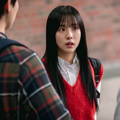 trang phục jisoo Newtopia