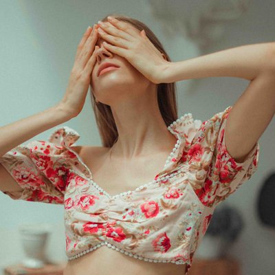 cô gái tìm cách làm chủ cảm xúc