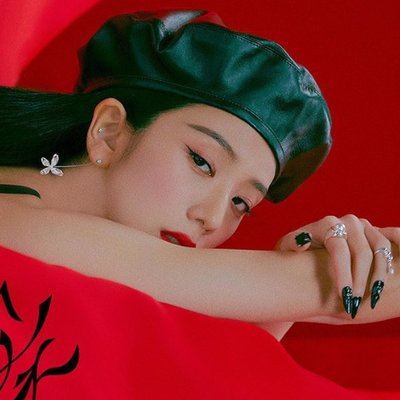 Jisoo trong MV Flower